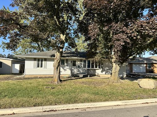 2108 Wynnwood Ln, Peru, IL, 61354-1223 | Card Image