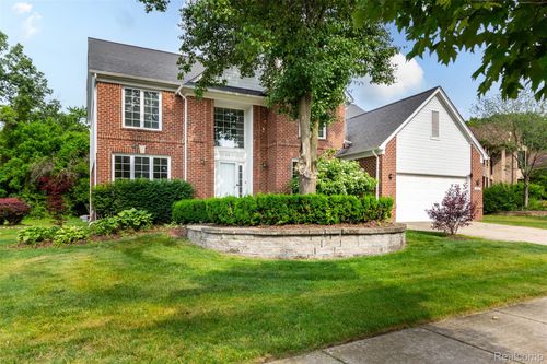 878 Dakota, Rochester Hills, MI, 48307-2878 | Card Image