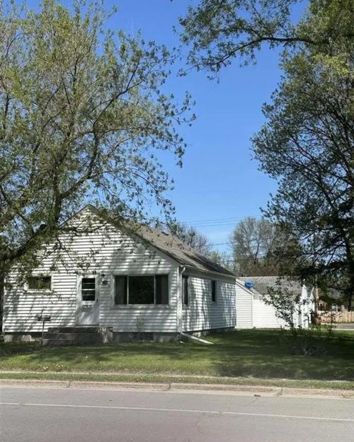 1104 11th St, International Falls, MN, 56649-2850 | Card Image