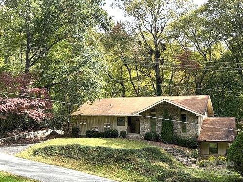 30 Brier Ln, Maggie Valley, NC, 28751-9603 | Card Image