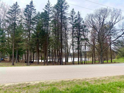 1196 Shephards Ln, Oxford, MI, 48371 | Card Image