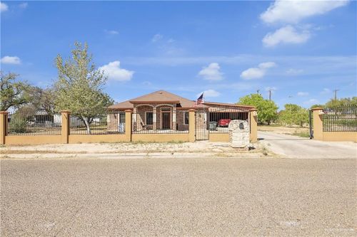 814 W 2nd St, Mission, TX, 78572-4947 | Card Image