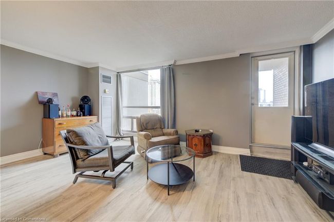 702 - 222 Jackson St W, House attached with 1 bedrooms, 2 bathrooms and 1 parking in Hamilton ON | Image 8