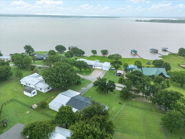 403 Se County Road 3048 C, House other with 3 bedrooms, 2 bathrooms and null parking in Corsicana TX | Image 33