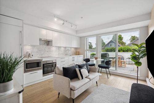 208-2508 Fraser St, Vancouver, BC, V5T3V4 | Card Image