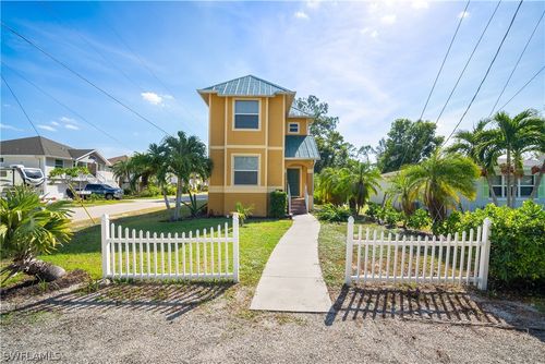 4011 Tarpon Ave, BONITA SPRINGS, FL, 34134-4022 | Card Image