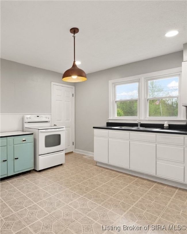 1790 Elmview Dr, Home with 2 bedrooms, 1 bathrooms and null parking in New Albany IN | Image 11