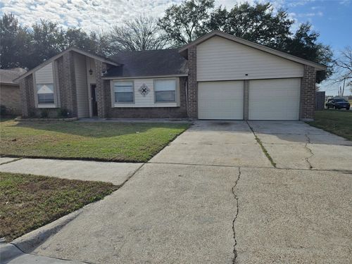 7611 Seminole St, Baytown, TX, 77521-9775 | Card Image