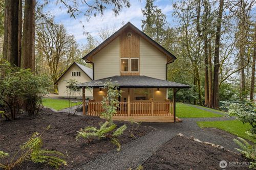 120 E Stadium Ln, Grapeview, WA, 98546-9444 | Card Image