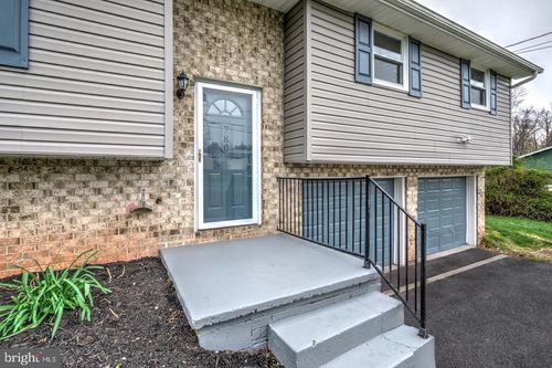 780 Bowers Bridge Rd, MANCHESTER, PA, 17345-9229 | Card Image