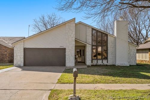 1910 N Eucalyptus Court, Broken Arrow, OK, 74012 | Card Image