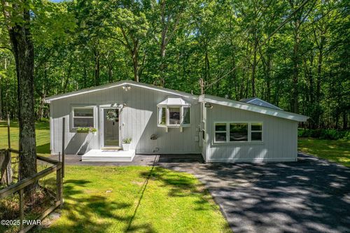 201 Oak Hill Rd, Hawley, PA, 18428-4001 | Card Image