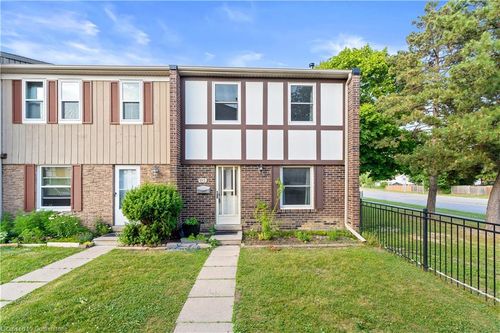 115-900 Central Park Dr, Brampton, ON, L6S3J6 | Card Image