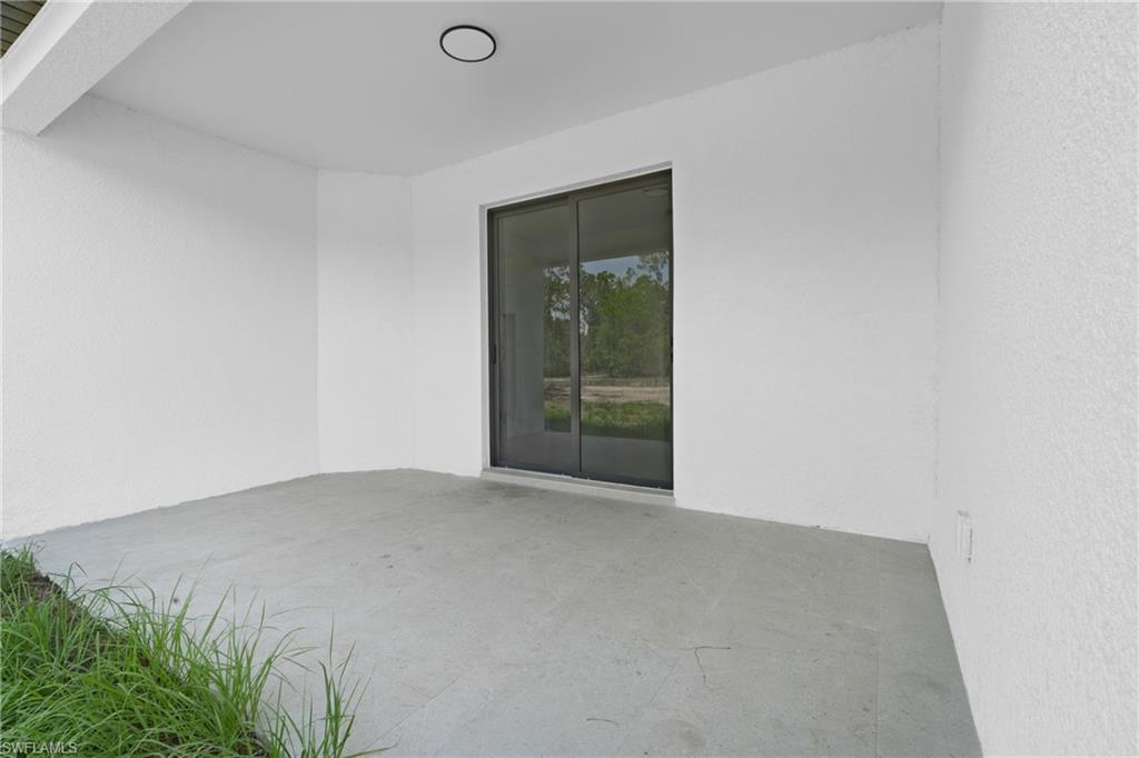 Residential in LEHIGH ACRES 5