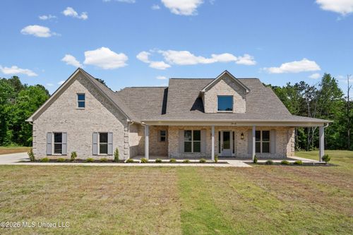 2916 Highwoods Dr, Byhalia, MS, 38611-1099 | Card Image