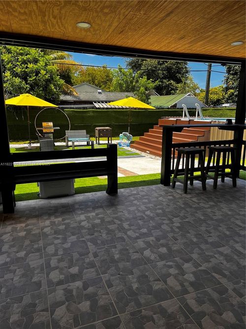 7151 Pershing St, Hollywood, FL, 33024-2462 | Card Image