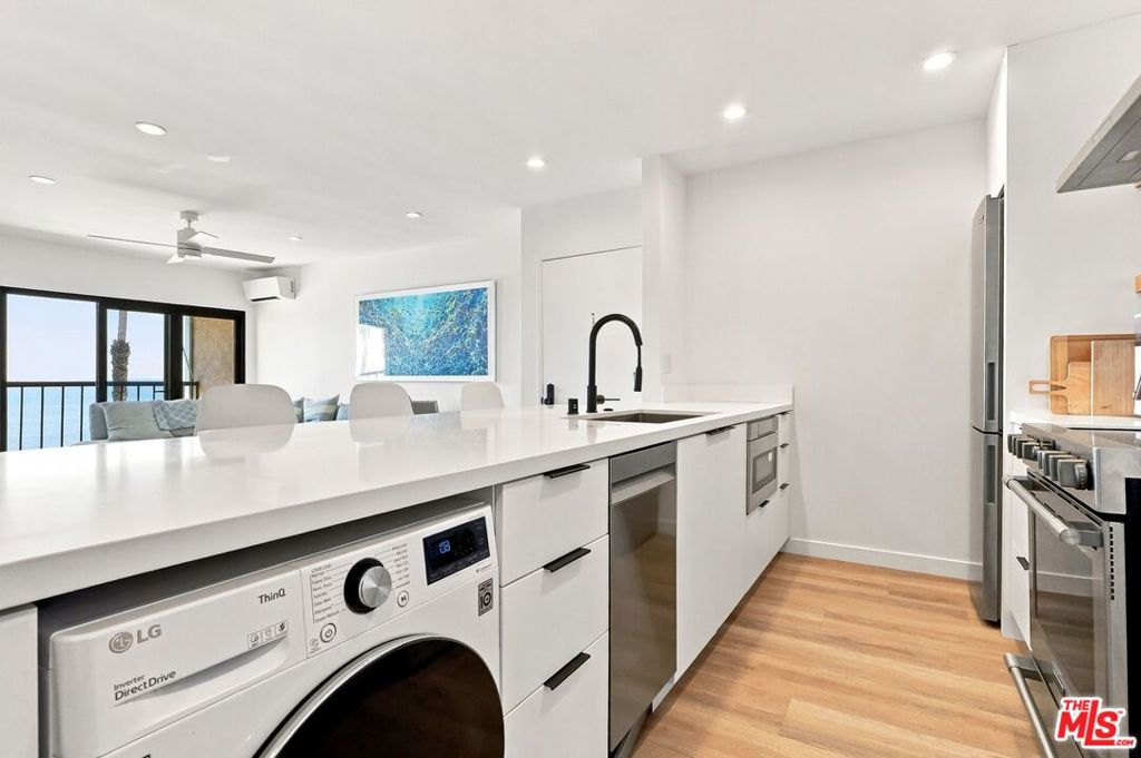 Residential in Malibu 4
