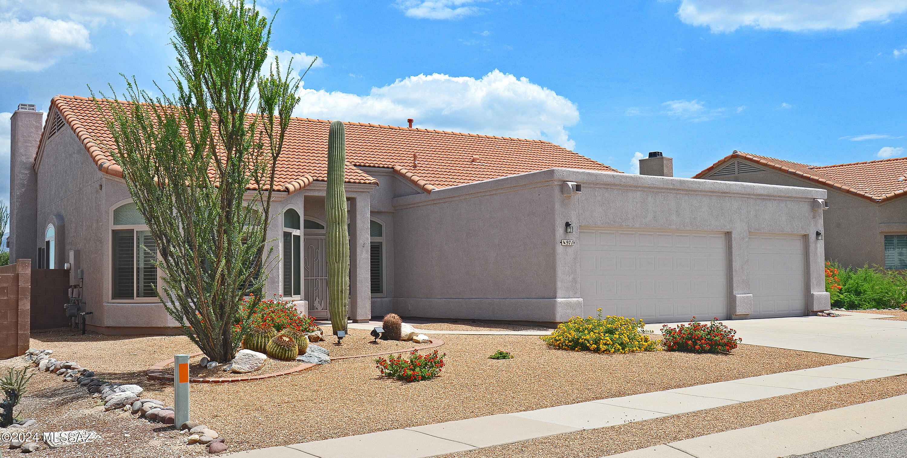 Avenida Los Reyes , Tucson, AZ 85748