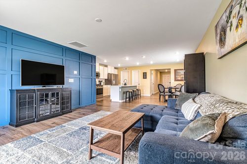 2913 Legacy Ridge Ln, Catawba, NC, 28609-9547 | Card Image