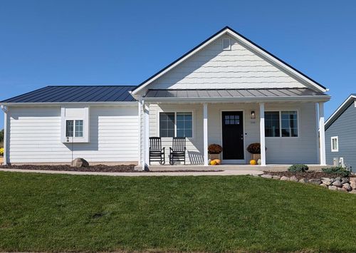 243 Binsfeld St, Belgium, WI, 53004-9471 | Card Image