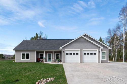 22022 Greenway Dr, Chassell, MI, 49916-9169 | Card Image