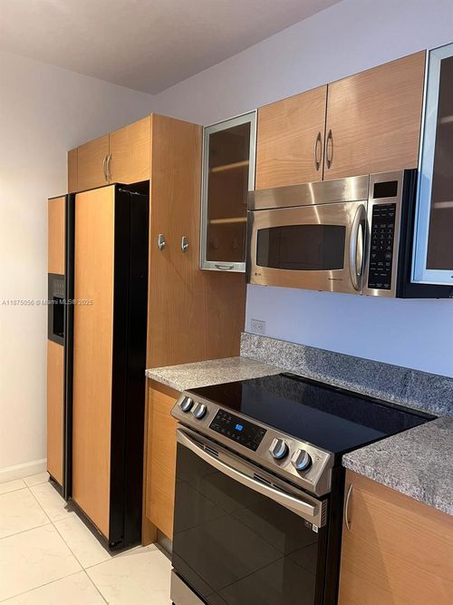 apt-310-2775 Ne 187th St, Aventura, FL, 33180-2925 | Card Image