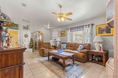 10066 Sw 62 Circle, House other with 3 bedrooms, 2 bathrooms and 2 parking in Ocala FL | Image 3