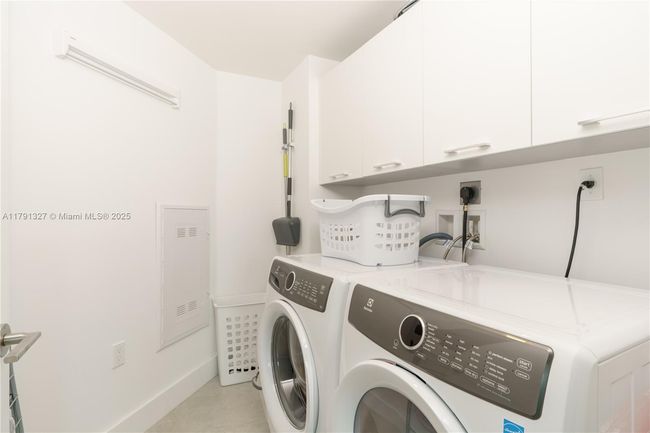 UNIT-1101 - 300 Sunny Isles Blvd, Condo with 3 bedrooms, 4 bathrooms and null parking in Sunny Isles Beach FL | Image 18
