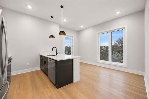 3-379 Somerville, Somerville, MA, 02143 | Card Image