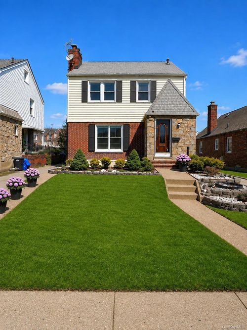 163-29 16th Ave, Whitestone, NY, 11357-3327 | Card Image