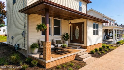 325 E 10th St, Berwick, PA, 18603-3208 | Card Image