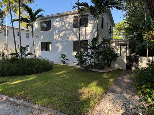 2-11643 Ne 11th Pl, Biscayne Park, FL, 33161-6725 | Card Image