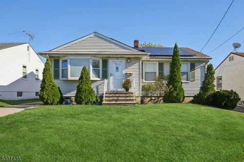 70 Tyler Ave, Iselin, NJ, 08830-2512 | Card Image