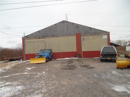 7847 Lee Dr, Niagara Falls, NY, 14304-1083 | Card Image