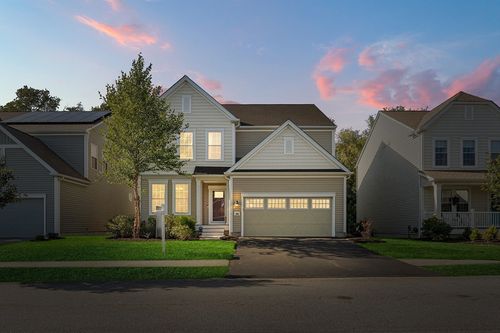 194 Stonehaven Dr, Weymouth, MA, 02190-3949 | Card Image