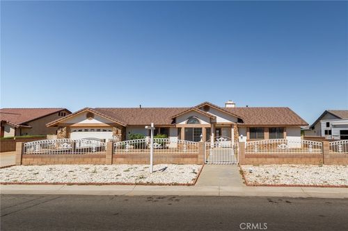 13382 Ivanpah Rd, Apple Valley, CA, 92308-6064 | Card Image