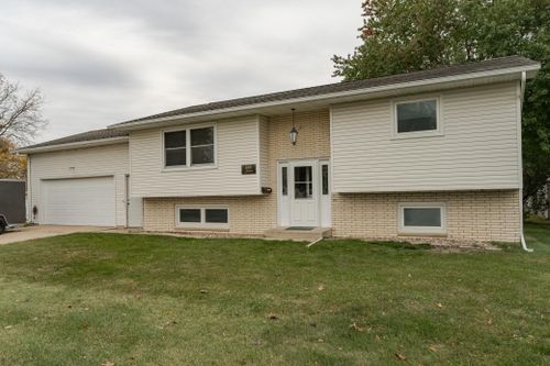 806 4th Avenue Se, Stewartville, MN, 55976 | Card Image