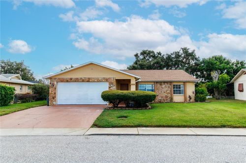 9400 Lake Christina Ln, PORT RICHEY, FL, 34668-7413 | Card Image