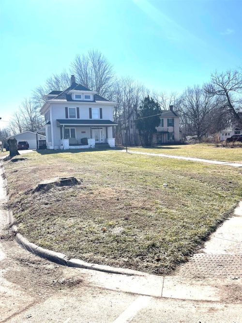 1407 Pike St, Wabash, IN, 46992-3527 | Card Image