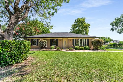 849 Twin Oaks Dr, Wylie, TX, 75098-5435 | Card Image