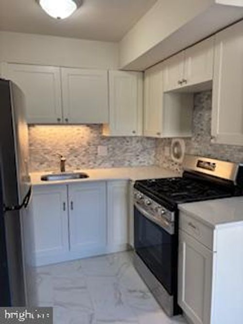 2-3806 Conshohocken Ave, PHILADELPHIA, PA, 19131-2822 | Card Image