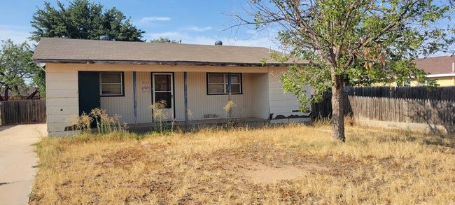907 E 15 Th St, House other with 4 bedrooms, 2 bathrooms and 2 parking in Big Spring TX | Image 9