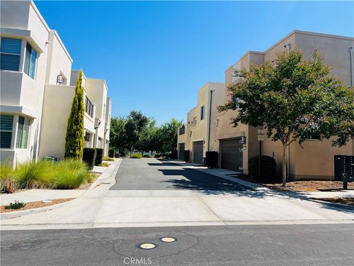 118 Stellar, Irvine, CA, 92618-0846 | Card Image