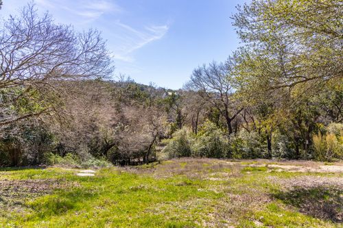 902 Yaupon Valley Rd, West Lake Hills, TX, 78746-3550 | Card Image