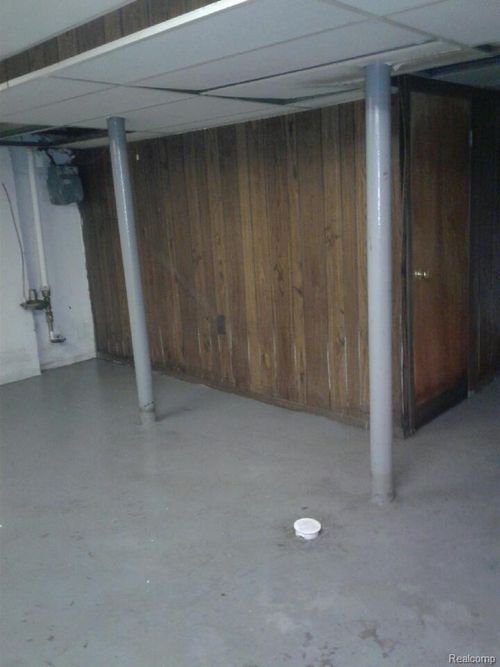 6147 Sheridan St, Detroit, MI, 48213-2468 | Card Image