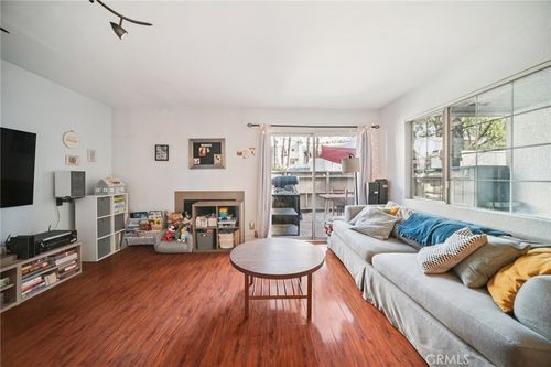 112-20155 Keswick St, Winnetka, CA, 91306 | Card Image