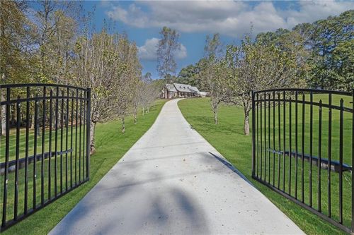 2325 Mountain Rd, Milton, GA, 30004-2722 | Card Image