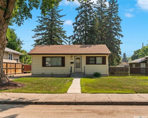 450 Av V S, Saskatoon, SK, S7M3E7 | Card Image