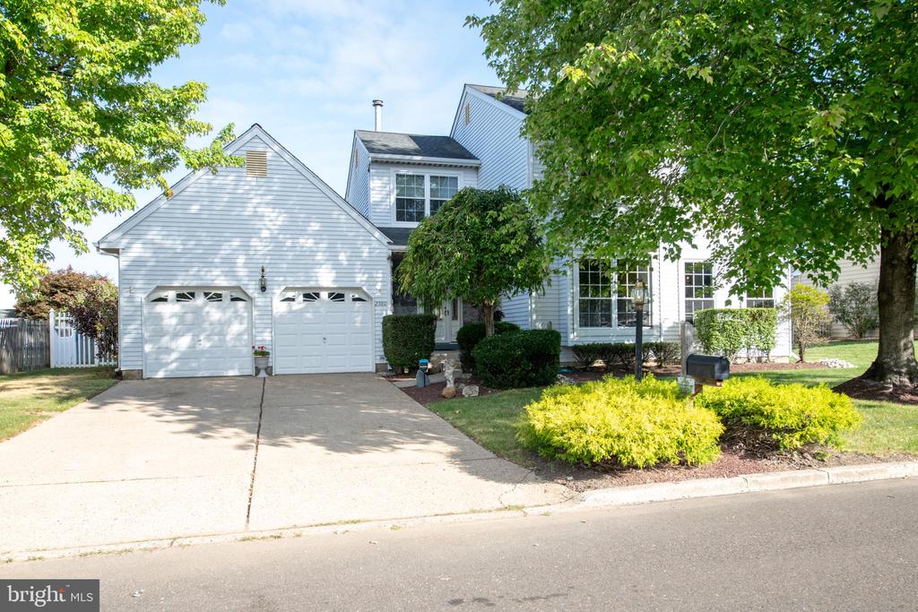 Headhouse Sq, Bensalem, PA 19020