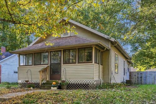 313 S Market St, North Manchester, IN, 46962-1741 | Card Image